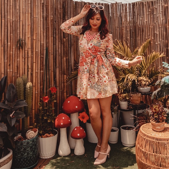 Vintage 70s Flower Power Long Sleeve Wrap Dress (as seen on ViaDonna Magazine) 6 - Picture 3 of 3